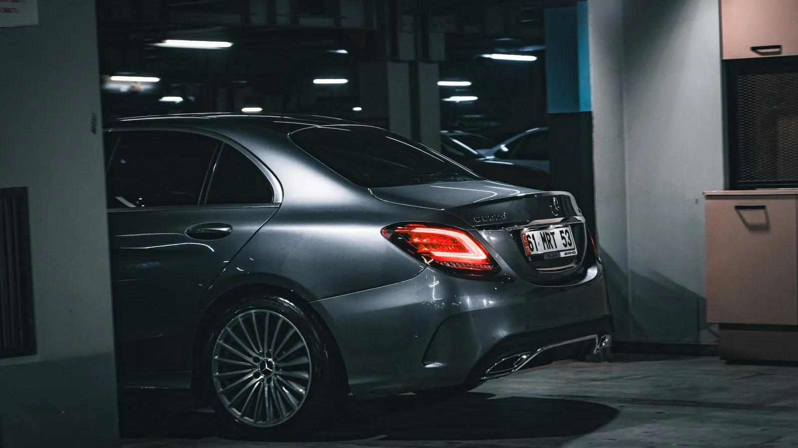2017 Mercedes-Benz C200 photo 1